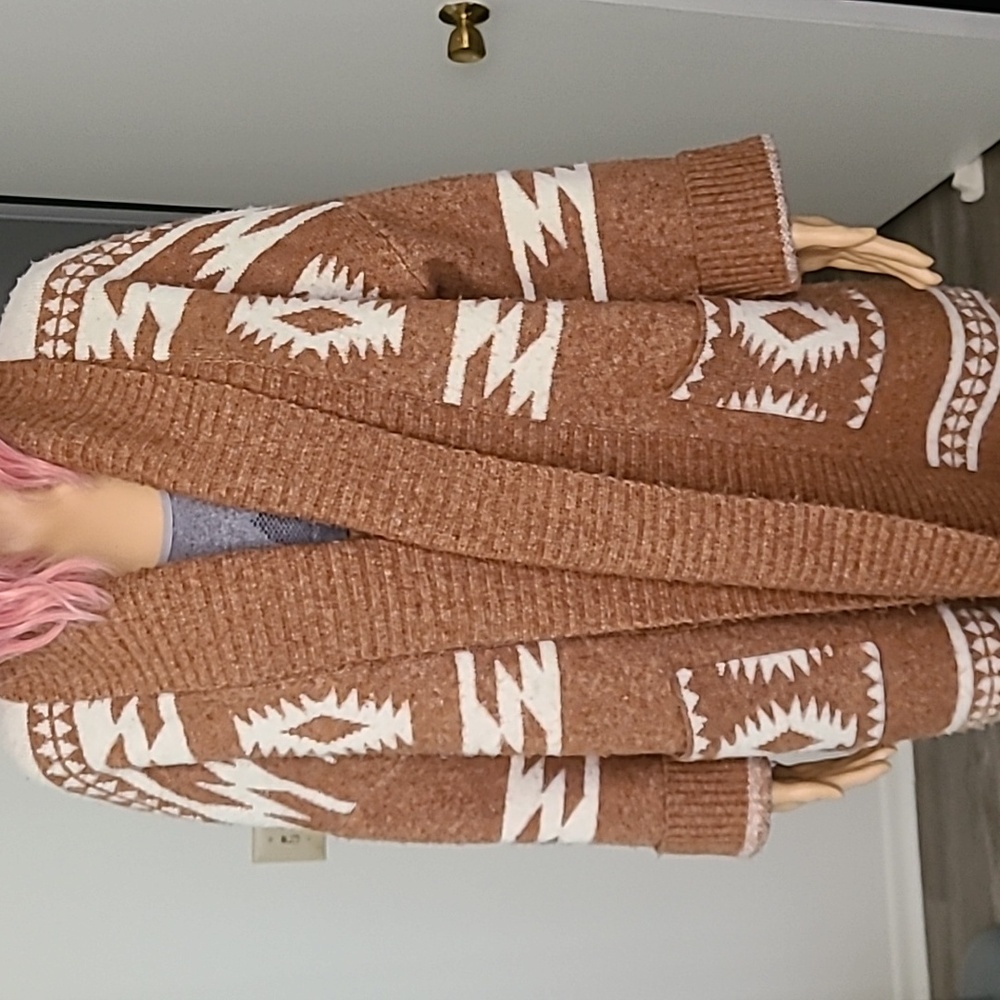 Tahari Aztec cardigan M